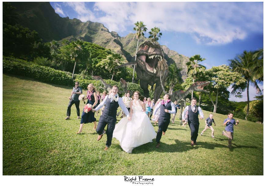181_Kualoa Ranch Wedding Dinosaur Trex Photo