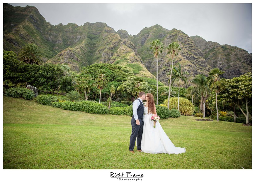 Oahu Hawaii Kualoa Ranch Wedding at Paliku Gardens