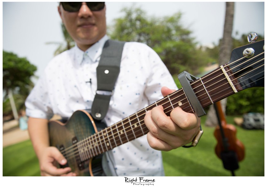 _Eloping in Hawaii Paradise Cove Aulani Disney