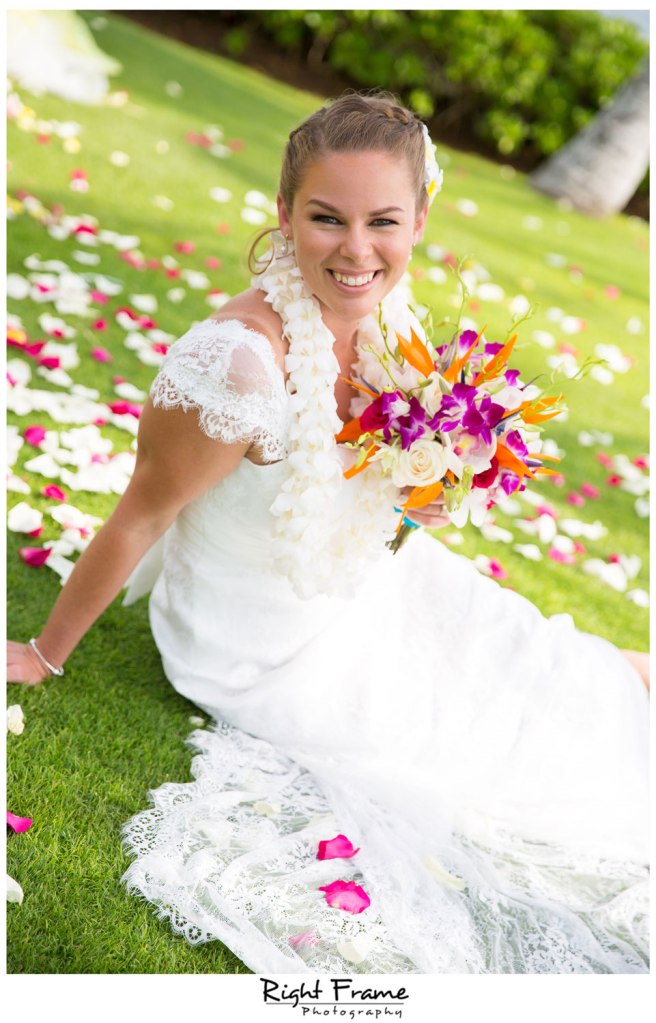 _Eloping in Hawaii Paradise Cove Aulani Disney