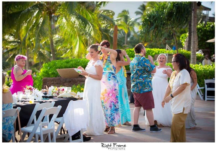 _Eloping in Hawaii Paradise Cove Aulani Disney