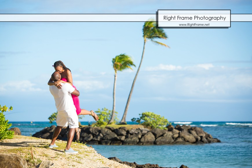 Photography of a surprise wedding proposal at Kahala Beach in Hawaii
