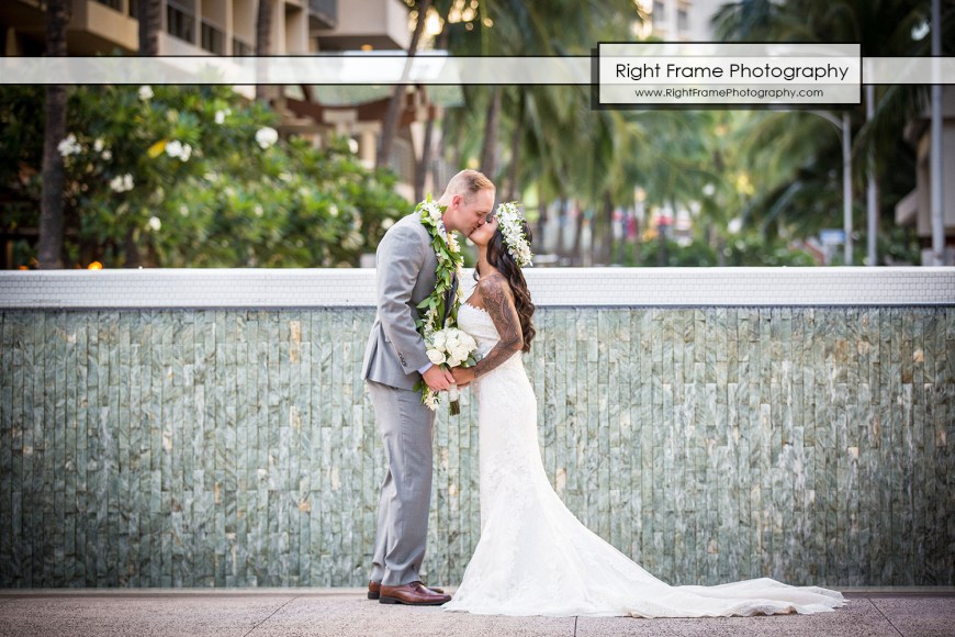 Beautiful Wedding at the Halekulani Hotel Hau Terrace