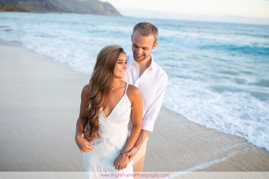 Sunset engagement photoshoot at Yokohama Beach Hawaii