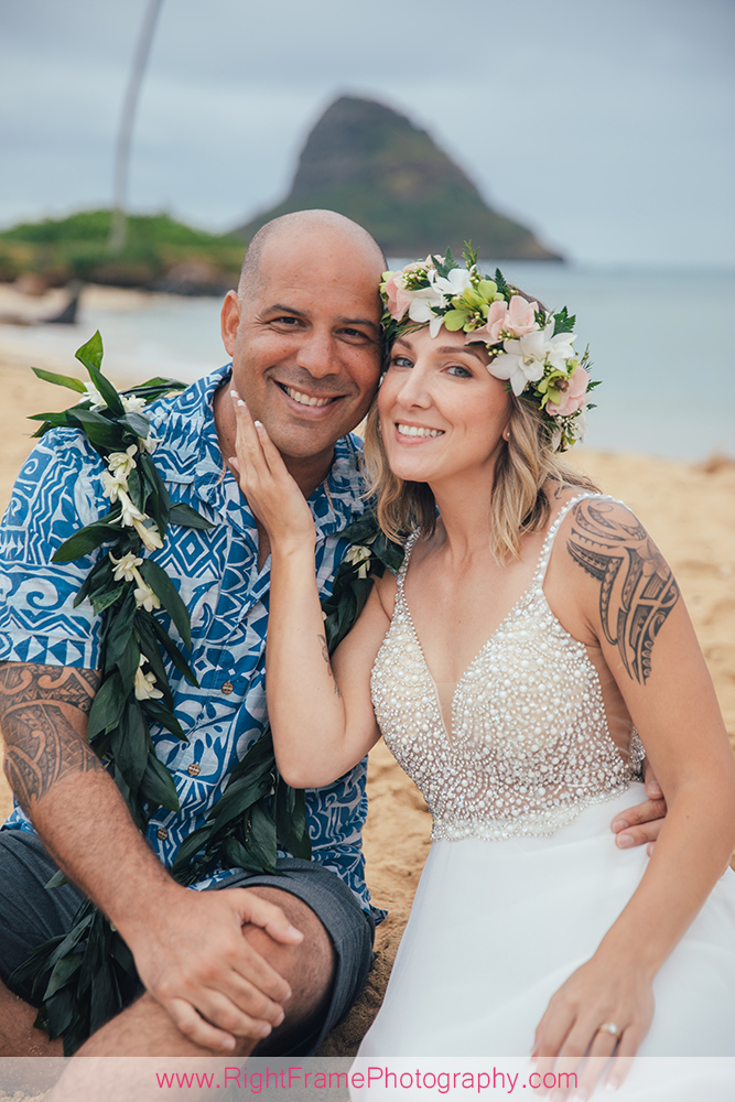 SIMPLE OAHU WEDDING PHOTOGRAPHY AT KUALOA BEACH PARK