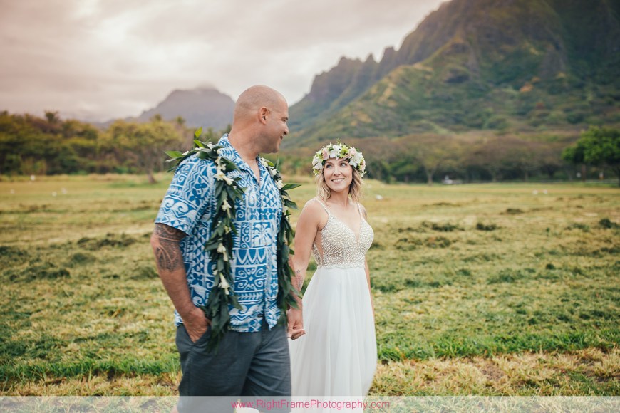 SIMPLE OAHU WEDDING PHOTOGRAPHY AT KUALOA BEACH PARK